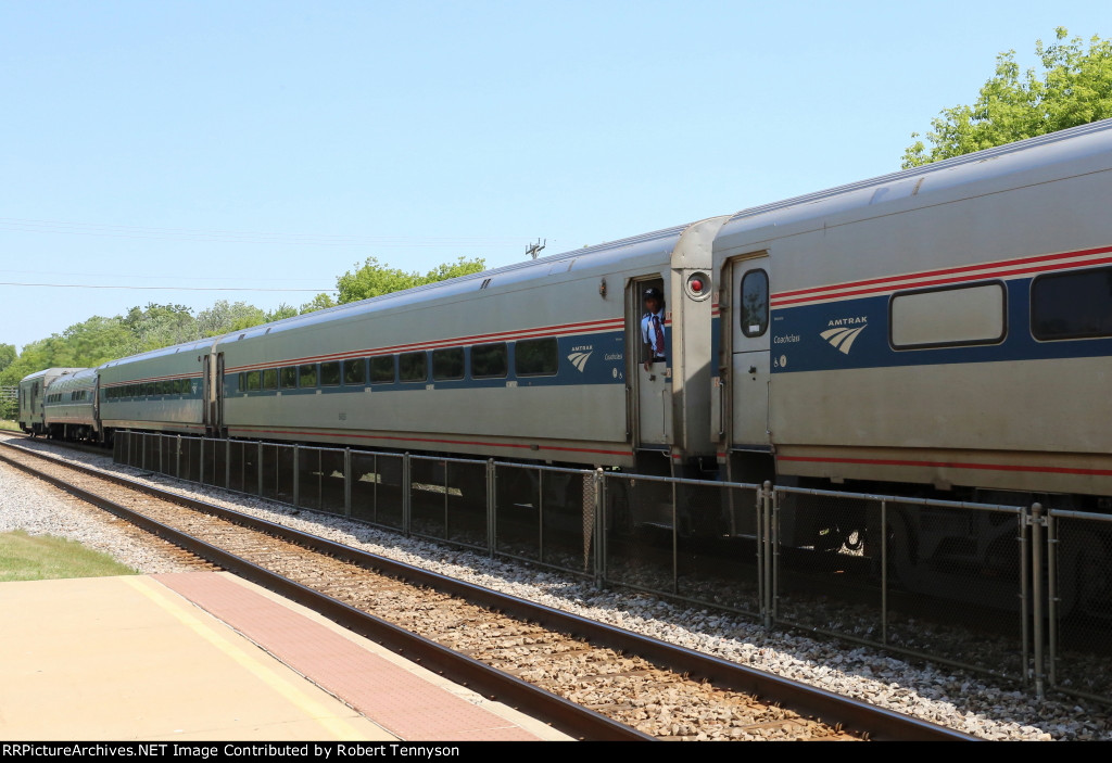 Amtrak Hiawatha 334 Southbound